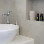 Anemoessa מלון