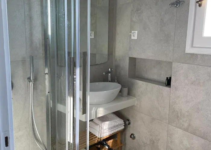 Anemoessa Hotel Pollonia